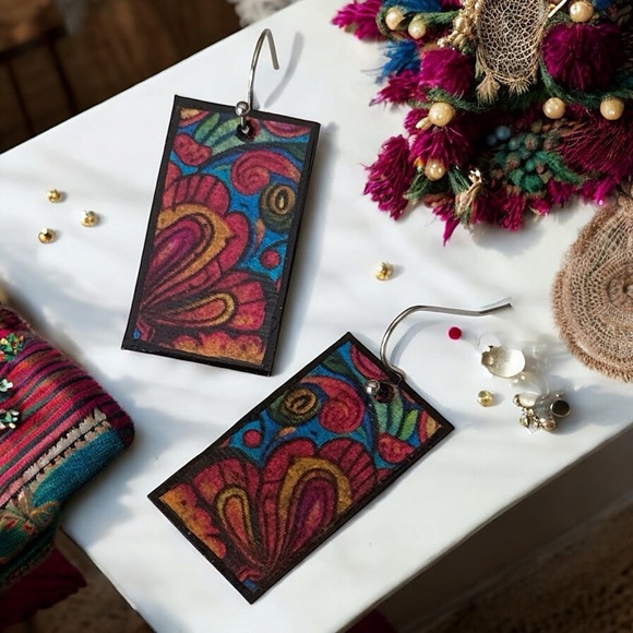 Retro Groovy Earrings Dangles - Picture 1 of 2
